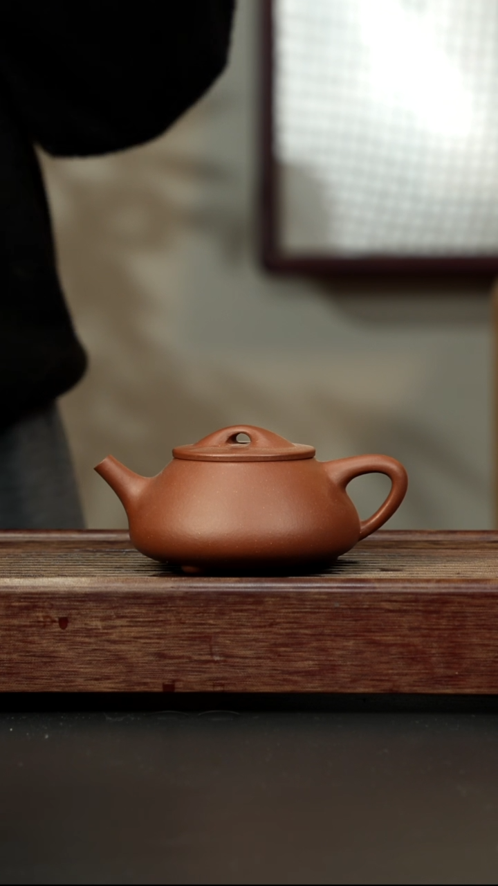 紫砂茶壶红降坡 满瓢