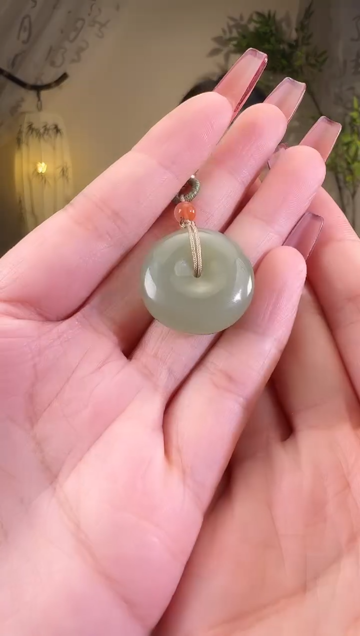 【闪购商品】和田玉颈饰未镶嵌平安扣