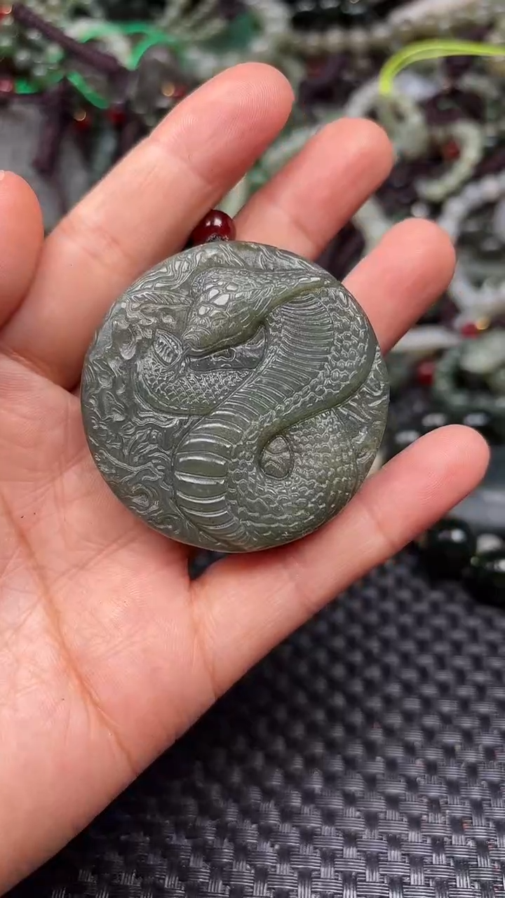 和田玉未镶嵌颈饰1