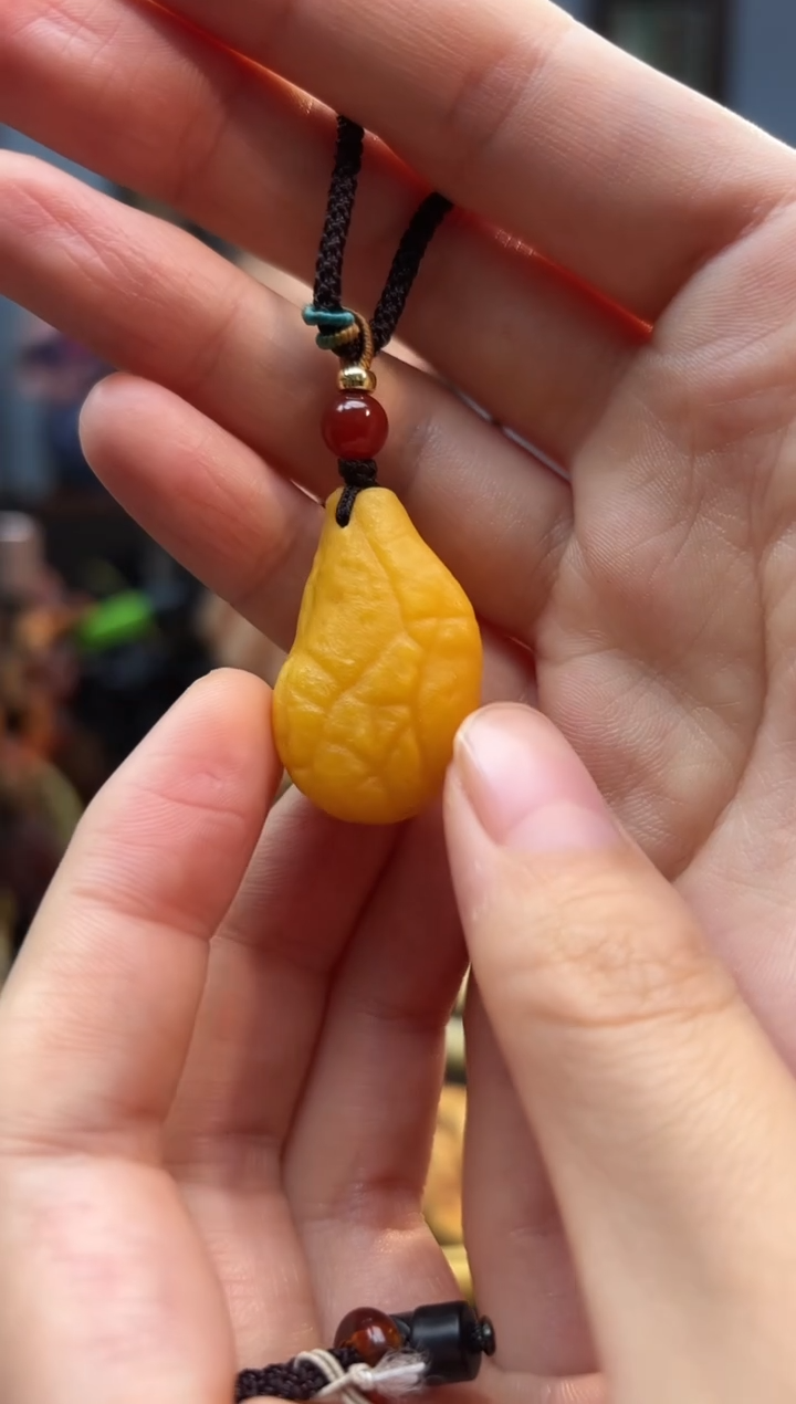 琥珀颈饰未镶嵌吊坠