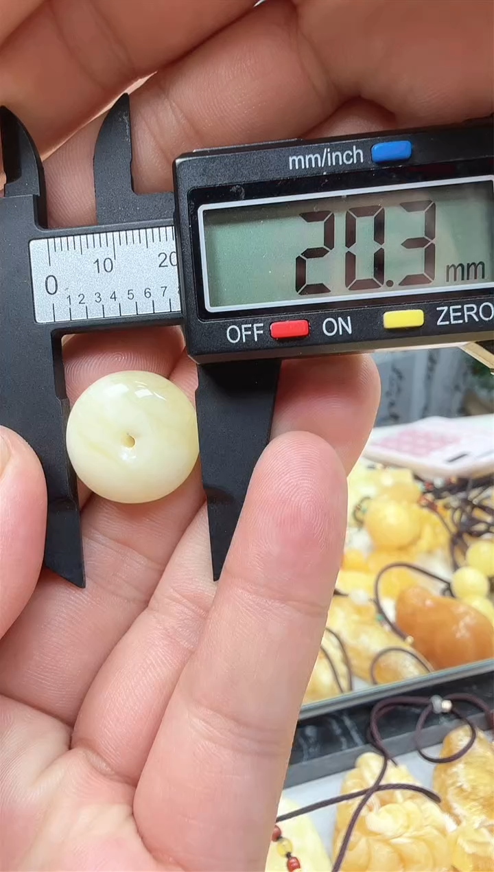 【闪购商品】琥珀裸石未镶嵌挂坠