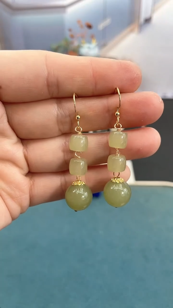 银S925镶嵌和田玉耳饰12mm晴水三株