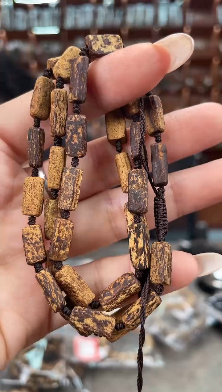 【闪购商品】沉香手串126号惠安红土多样性发一条