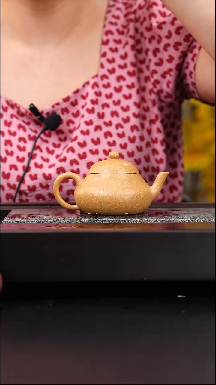 茶壶紫砂宝山绿泥梨形140cc张雳