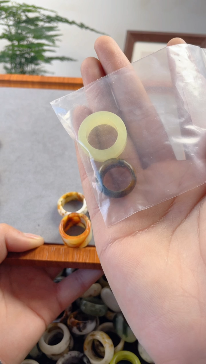 未镶嵌蛇纹石玉戒圈104