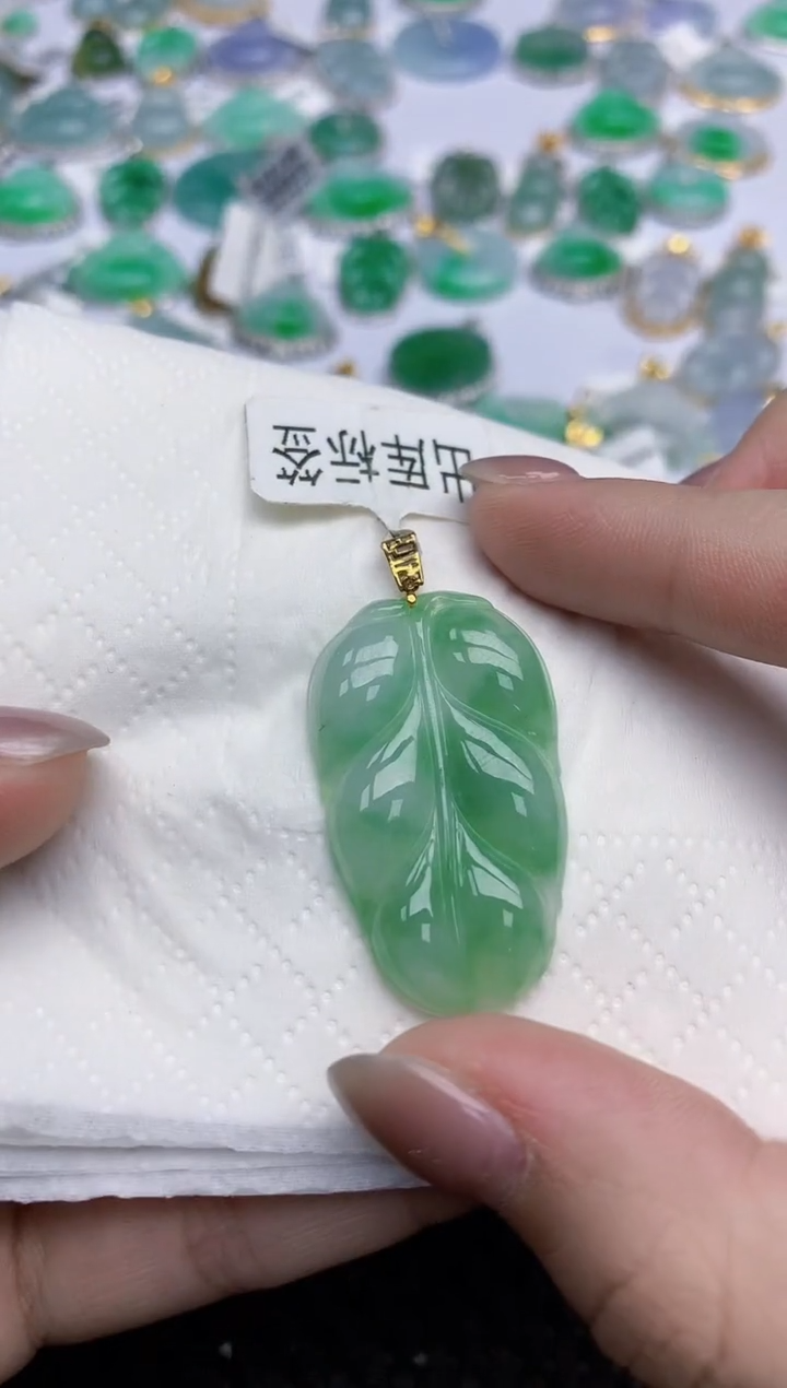 【闪购商品】翡翠颈饰18K金镶嵌天然翡翠A货