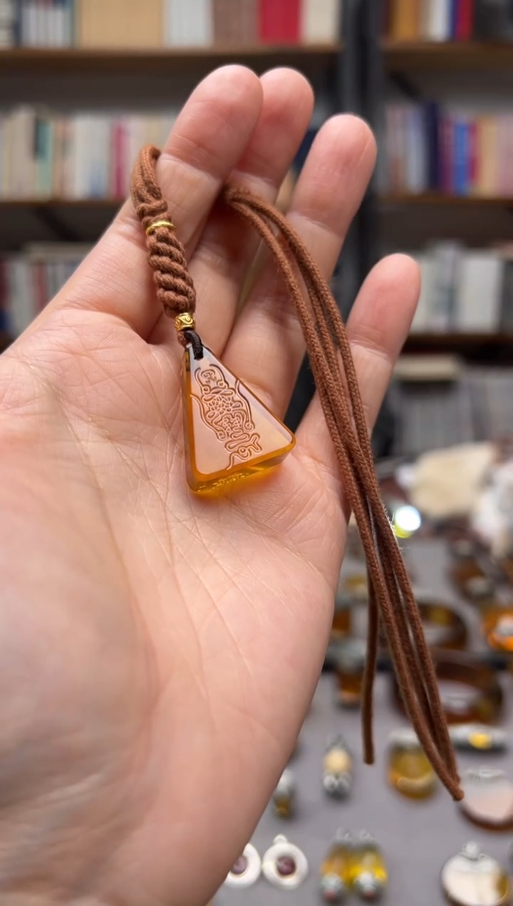 【闪购商品】琥珀颈饰未镶嵌钥匙挂