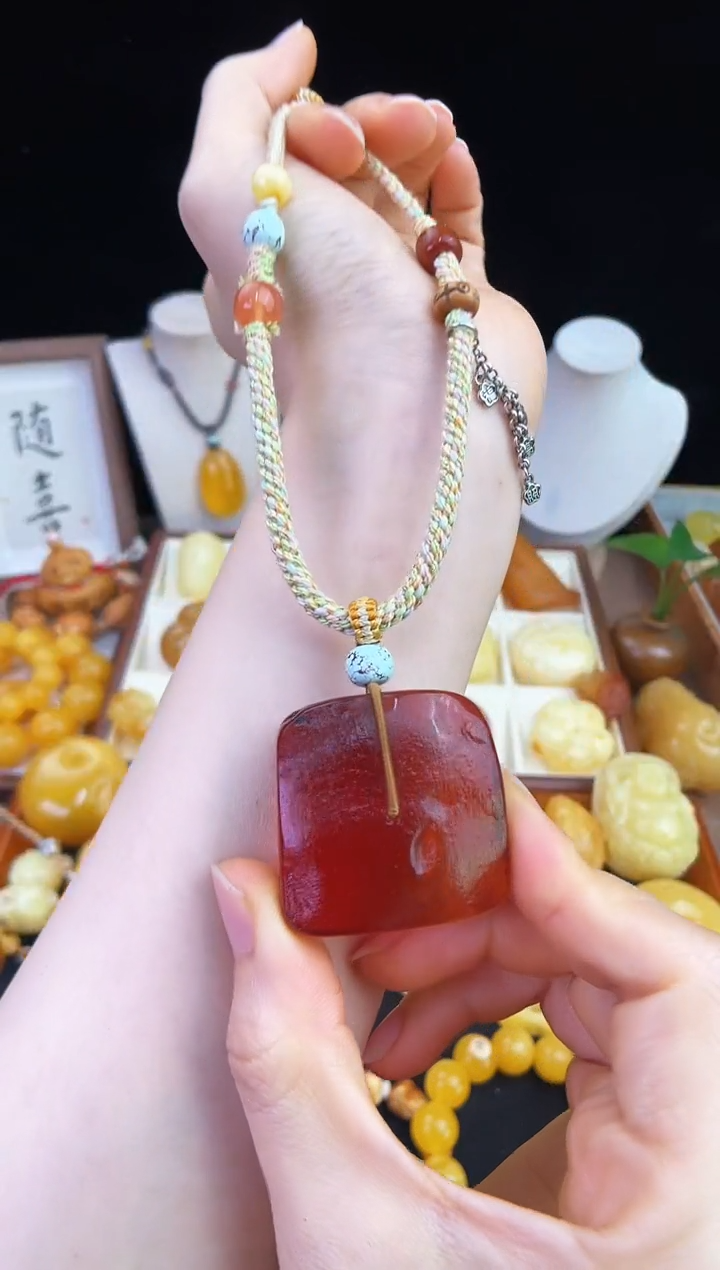 未镶嵌琥珀珠宝奇石柒月