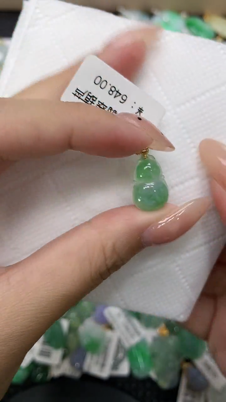 颈饰18K金镶嵌翡翠1111111111