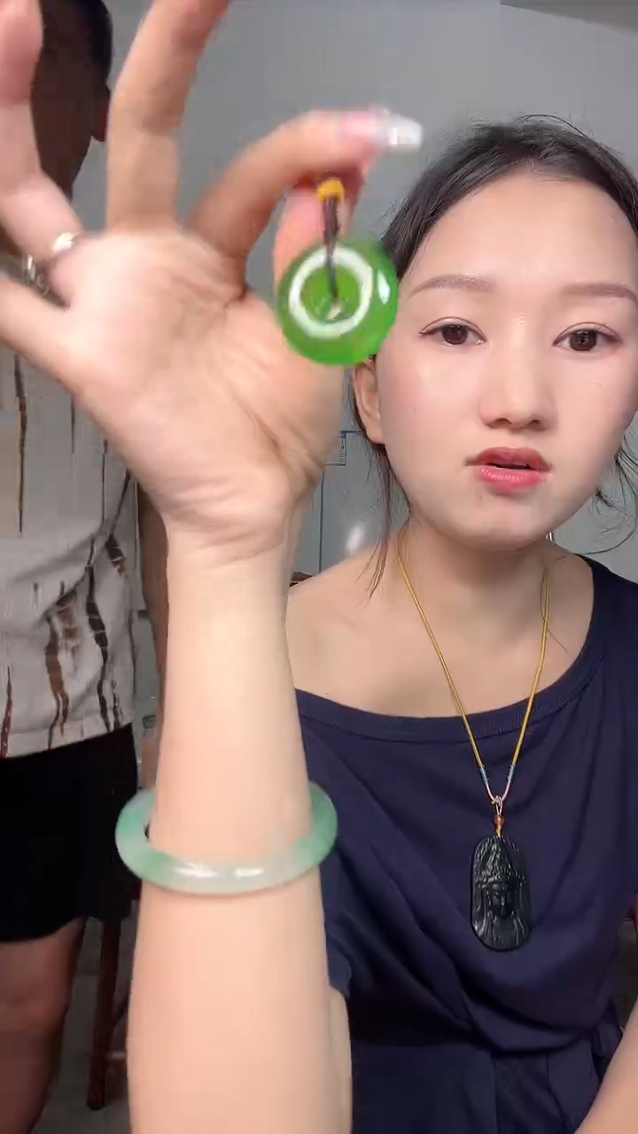 玛瑙/玉髓颈饰未镶嵌2422满绿平安扣带绳多样性发一个