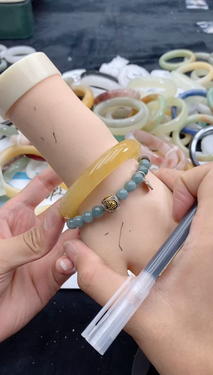 【闪购商品】石英质玉手镯未镶嵌126