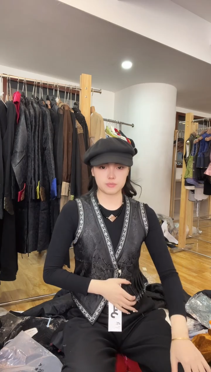 XL码      115-125斤   马甲