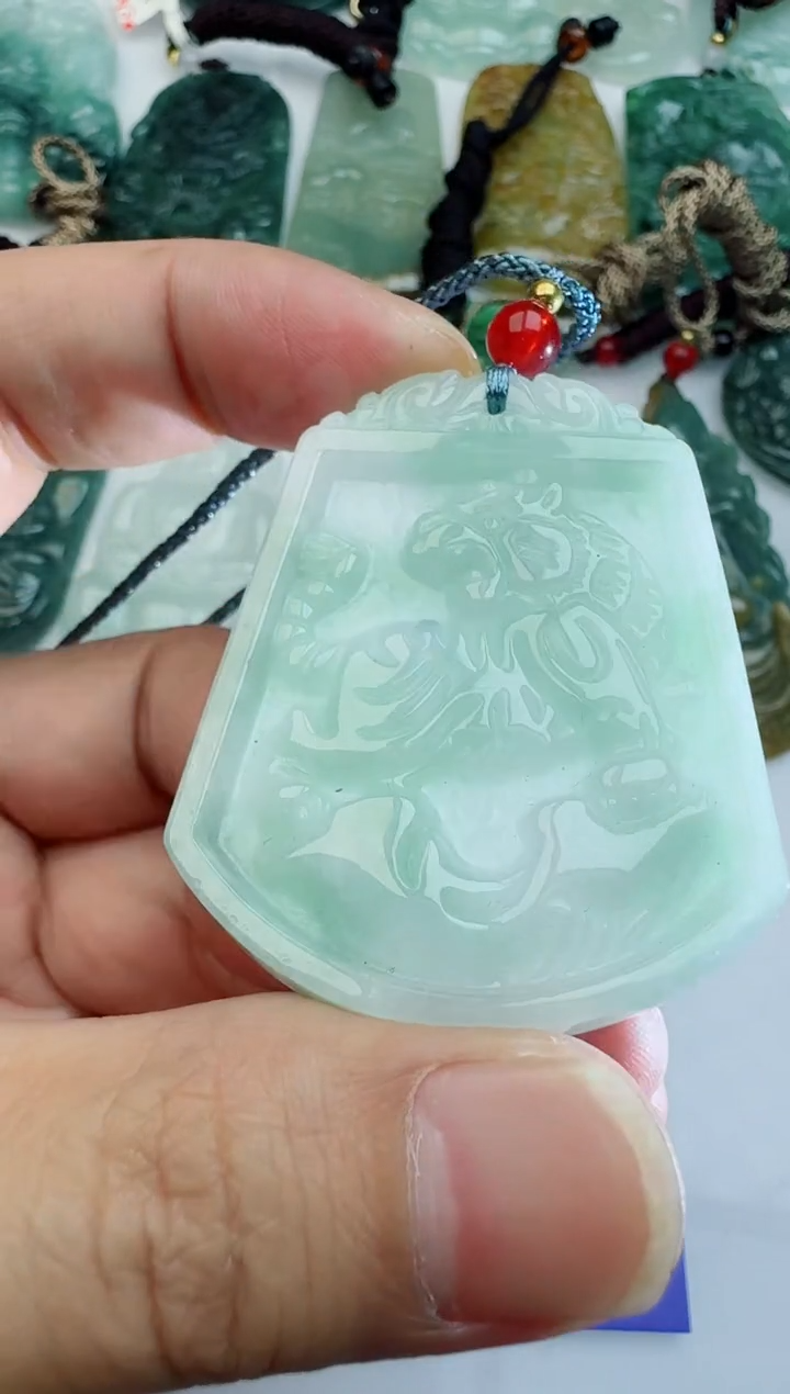 【闪购商品】翡翠颈饰未镶嵌111111111111