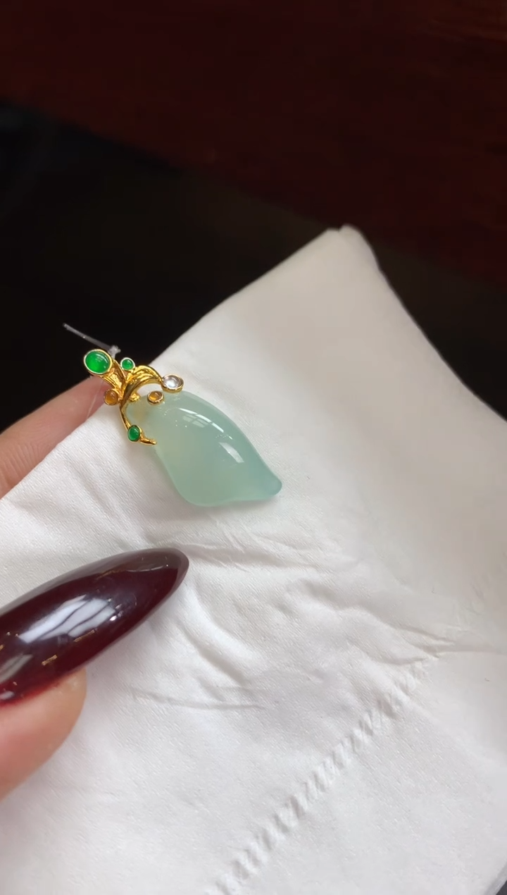 【闪购商品】翡翠颈饰18K金镶嵌翡翠