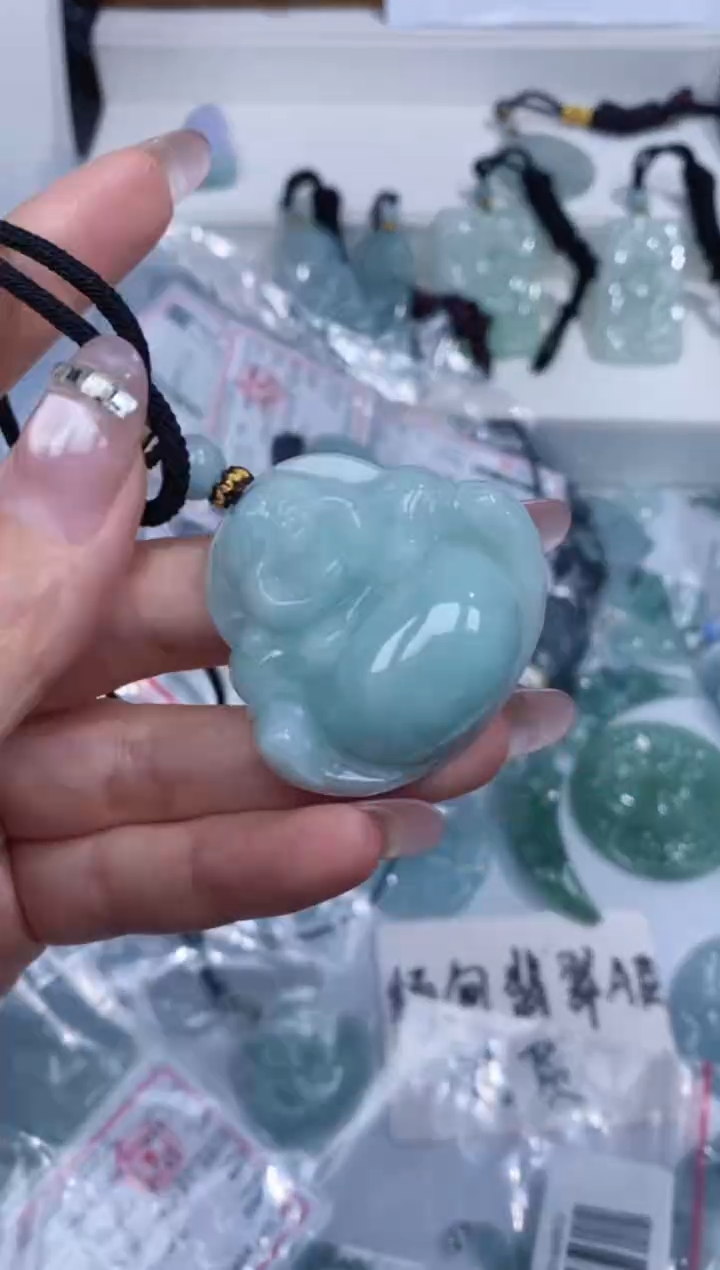 颈饰未镶嵌翡翠吊坠