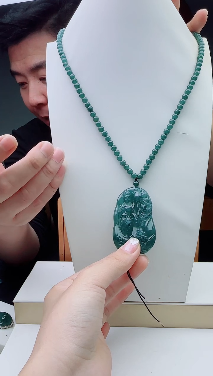 颈饰未镶嵌翡翠多样性发其一