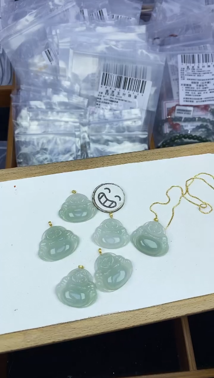 翡翠18K金镶嵌吊坠(不含链)5C062冰浅色小佛+多样性发其一