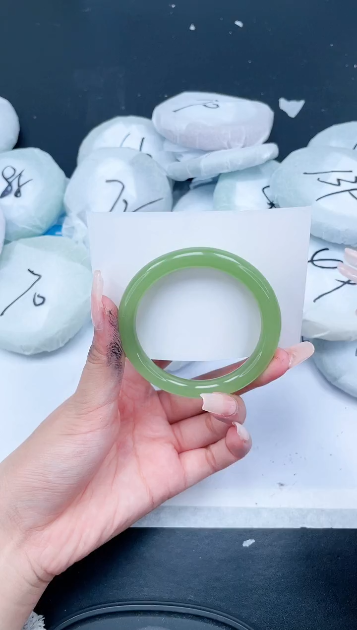 【闪购商品】石英质玉手镯未镶嵌527-