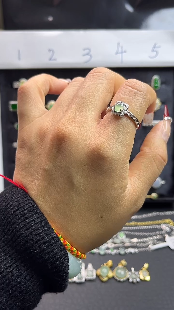 【闪购商品】翡翠戒指未镶嵌女款