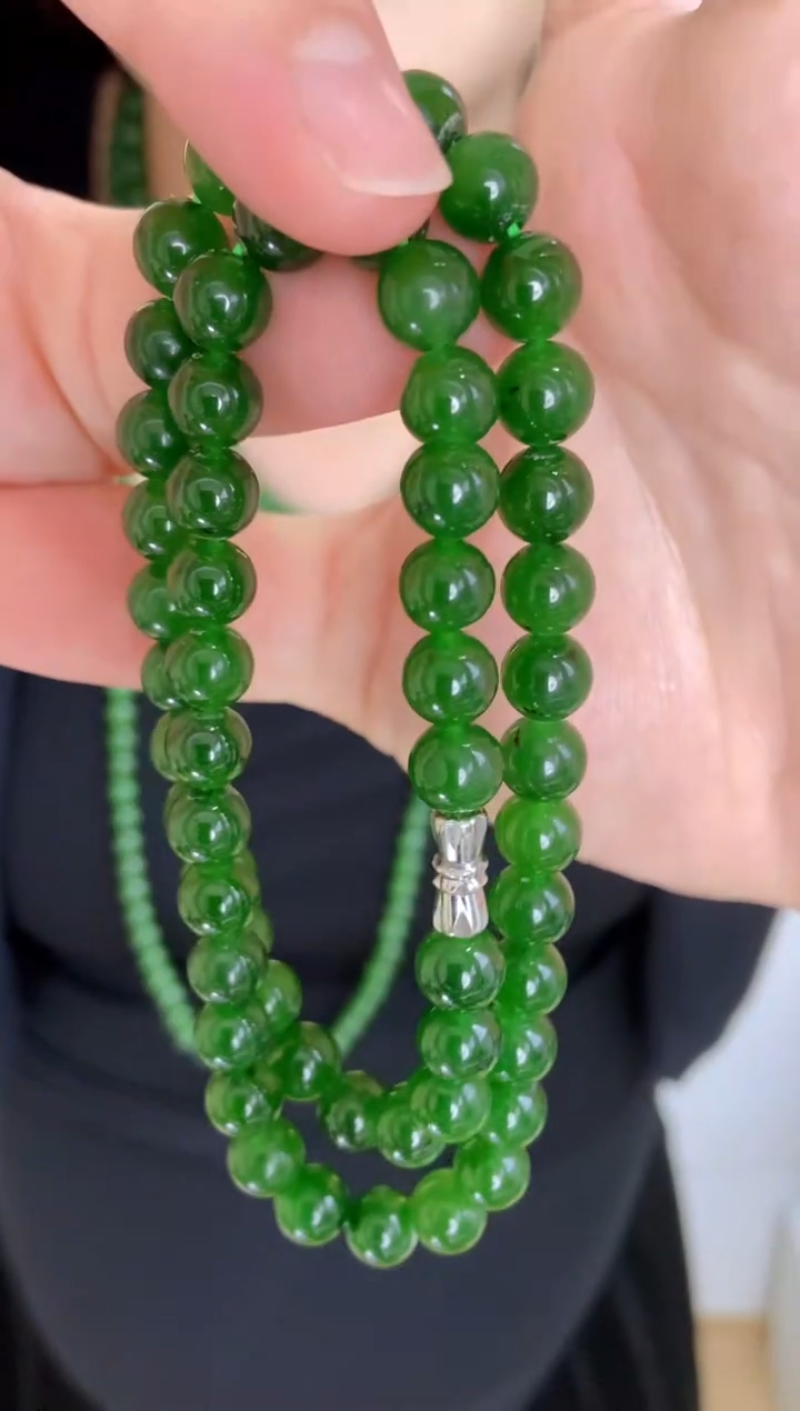 【闪购商品】和田玉（碧玉）项链未镶嵌卡7.8±阳绿黑点多介意黑点勿拍