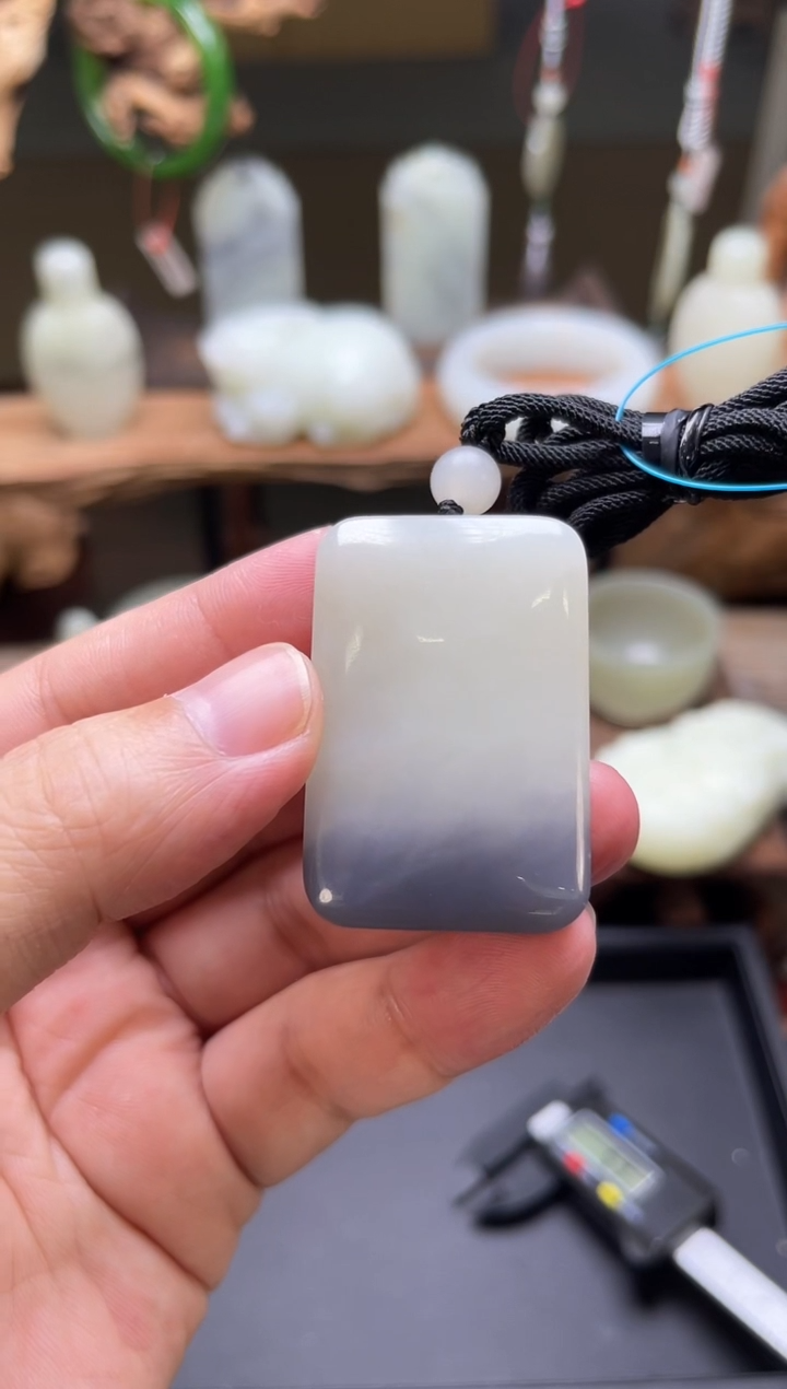 【闪购商品】和田玉吊坠未镶嵌青花烟紫 无事牌 9007554