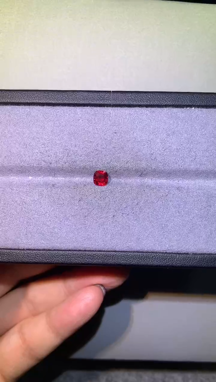 【闪购商品】尖晶石裸石未镶嵌0.79ct无烧绝地武士吉尔德R024