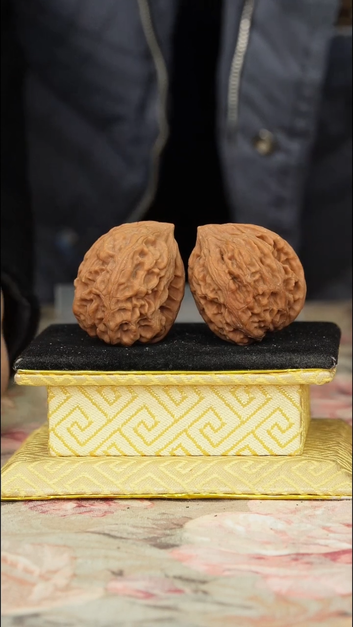 【闪购商品】文玩核桃把件鸡心鹰嘴