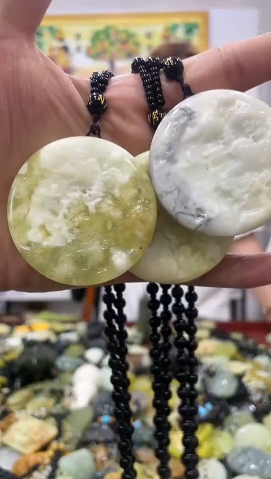 蛇纹石玉未镶嵌挂件  多样性发货其中发一件