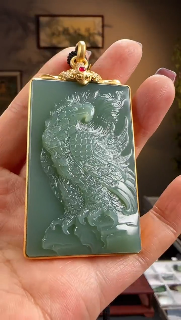【闪购商品】和田玉吊坠18K金镶嵌碧玉海东青y015