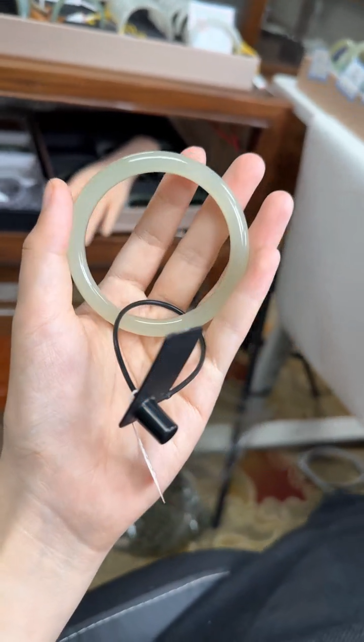 未镶嵌手镯和田玉56