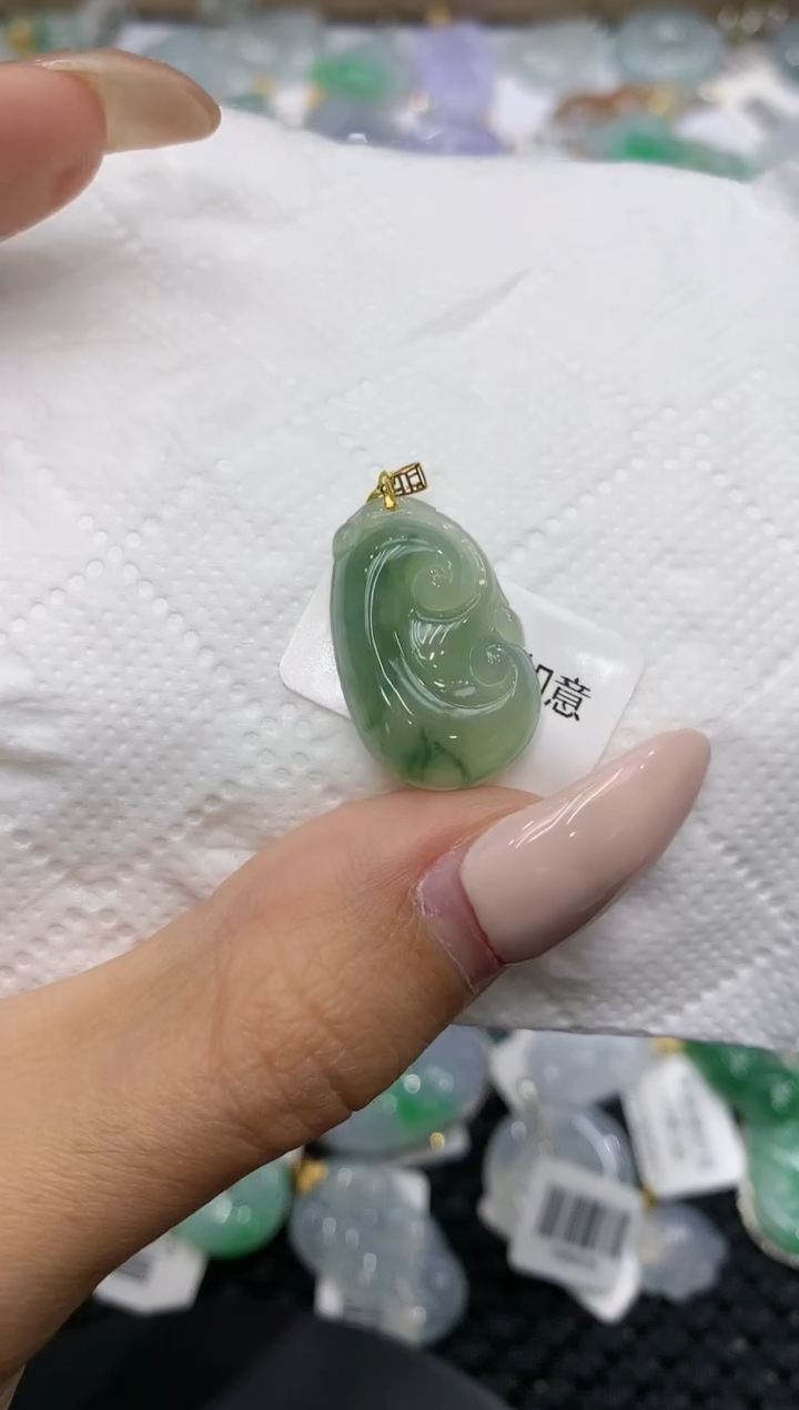 颈饰18K金镶嵌翡翠111111111111