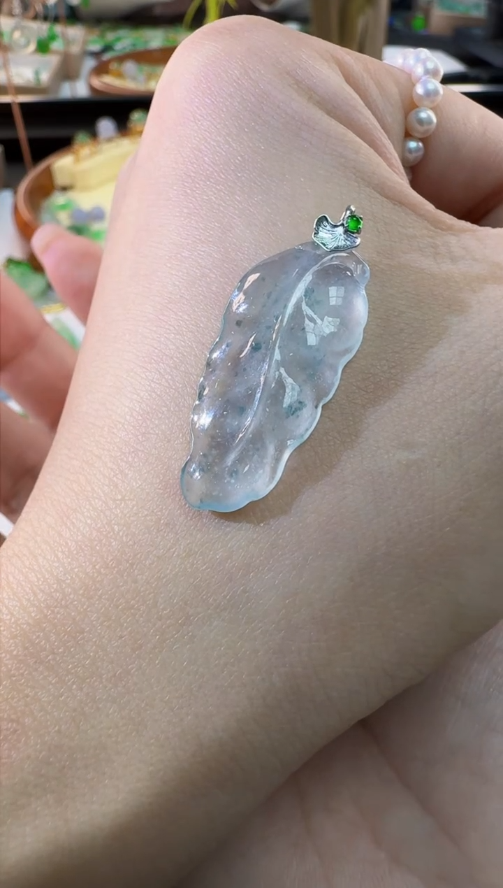 【闪购商品】翡翠颈饰18K金镶嵌缅甸翡翠A货吊坠