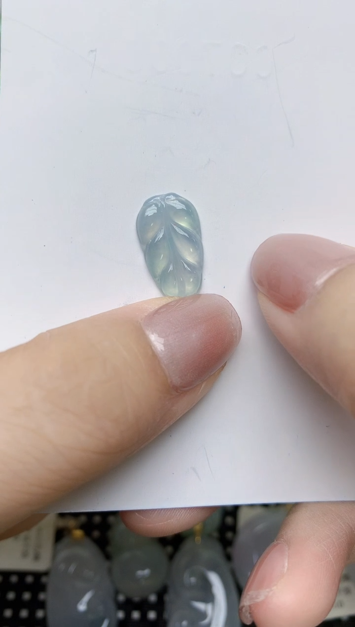 翡翠未镶嵌颈饰天然缅甸A货翡翠