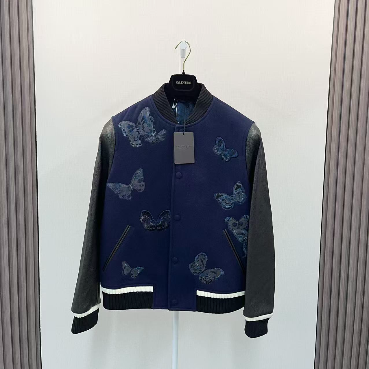 未使用 Valentino/华伦天奴 /重工刺绣蝴蝶经典拼皮夹克外套/50码