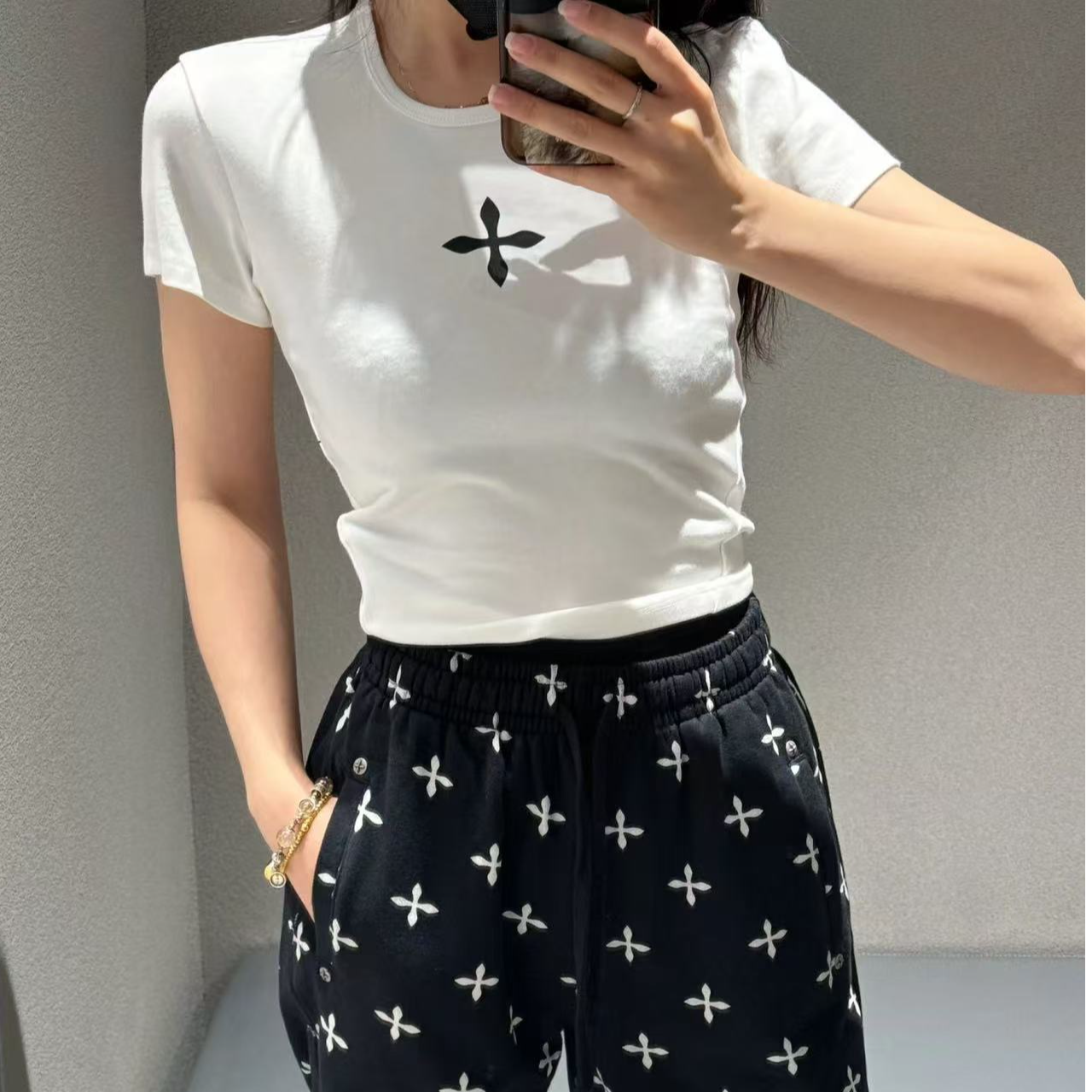 经典十字印花圆领短袖弹力修身掐腰显瘦辣妹上衣