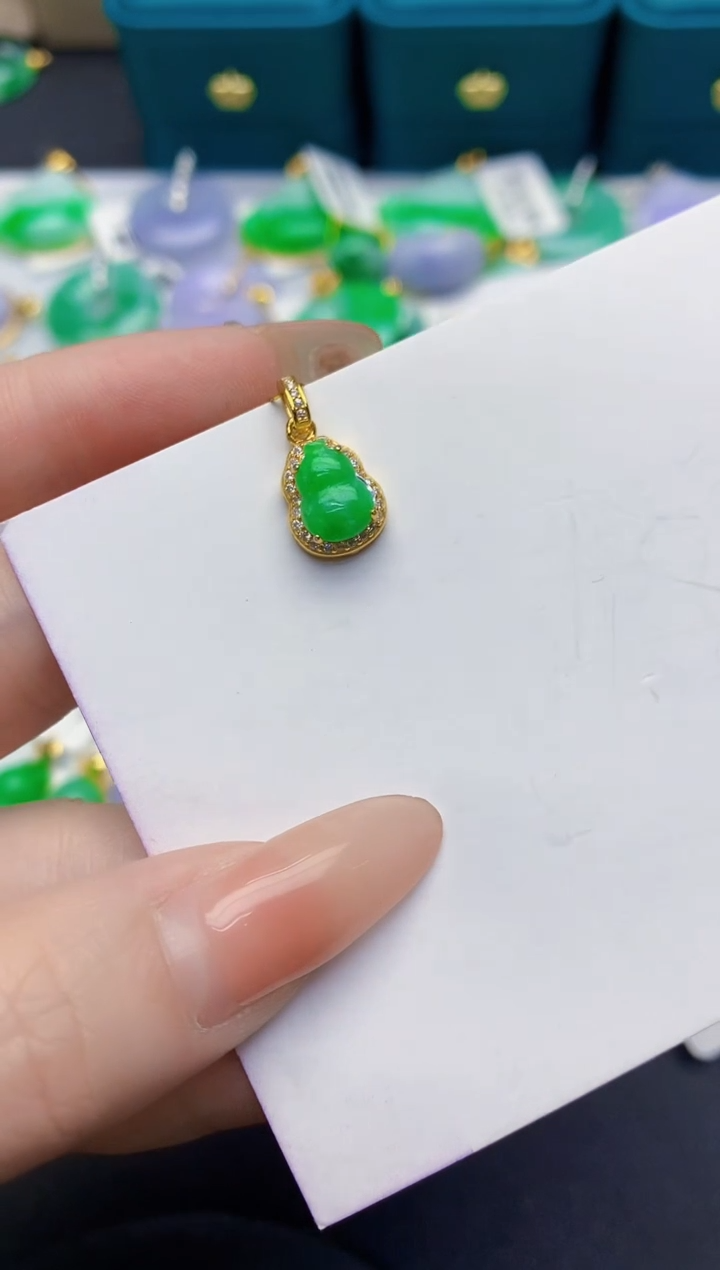 颈饰未镶嵌翡翠缅甸天然翡翠A货
