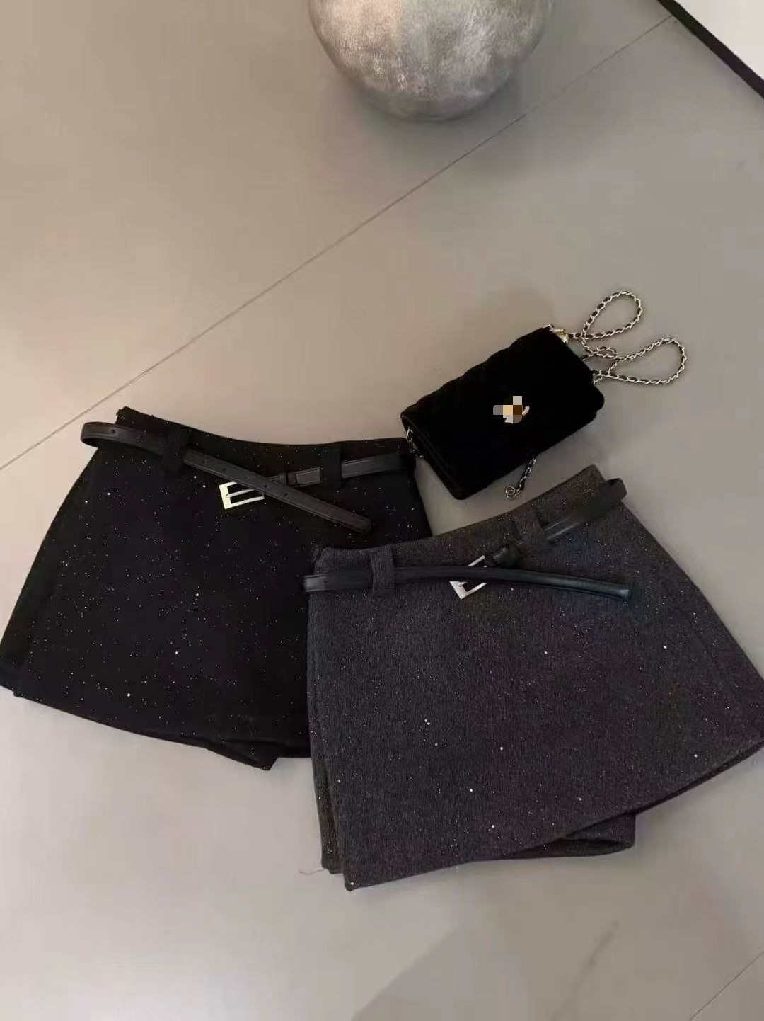 03042  张十柒服饰  +货号1669短裤柔云锁温羊绒舒暖裤