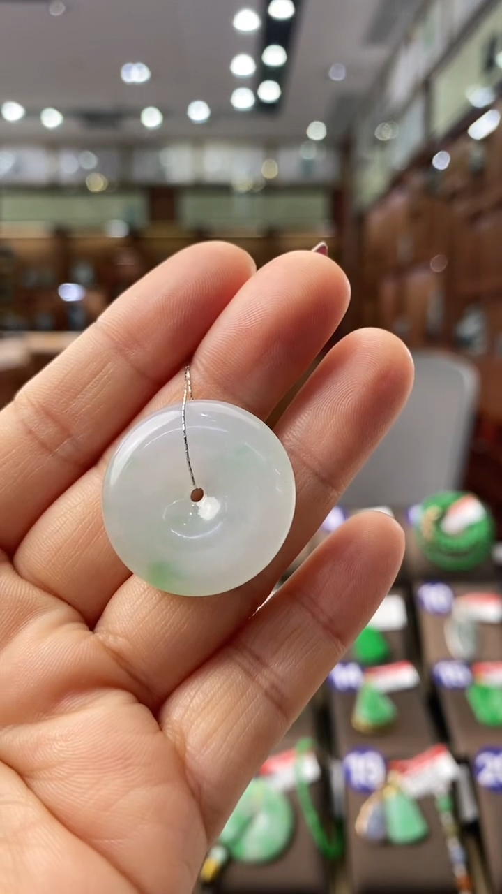 【闪购商品】翡翠颈饰未镶嵌平安扣