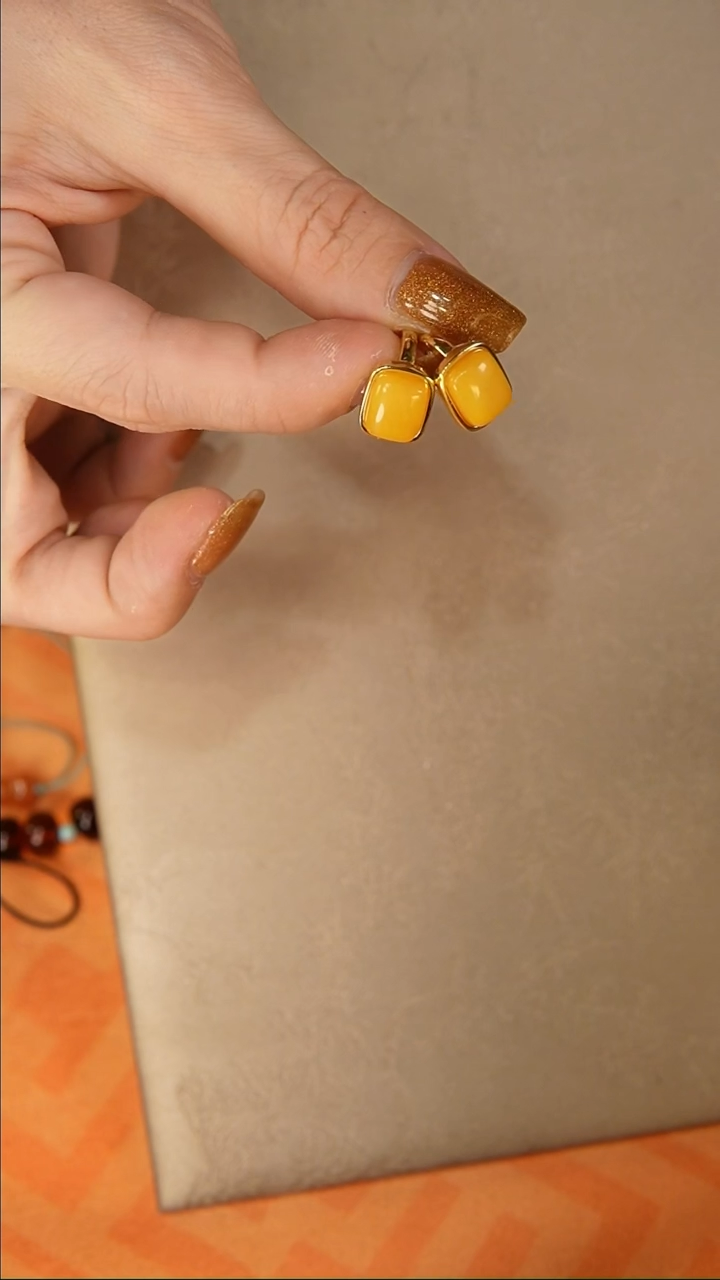 【闪购商品】琥珀耳饰银S925镶嵌耳饰