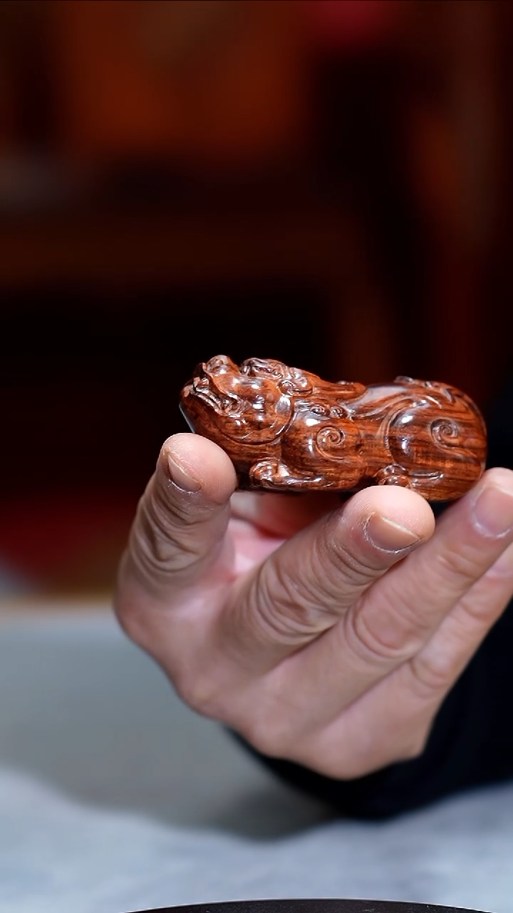 手串/手链黄花梨/降香黄檀海黄貔貅把件76*36*29 HHL516