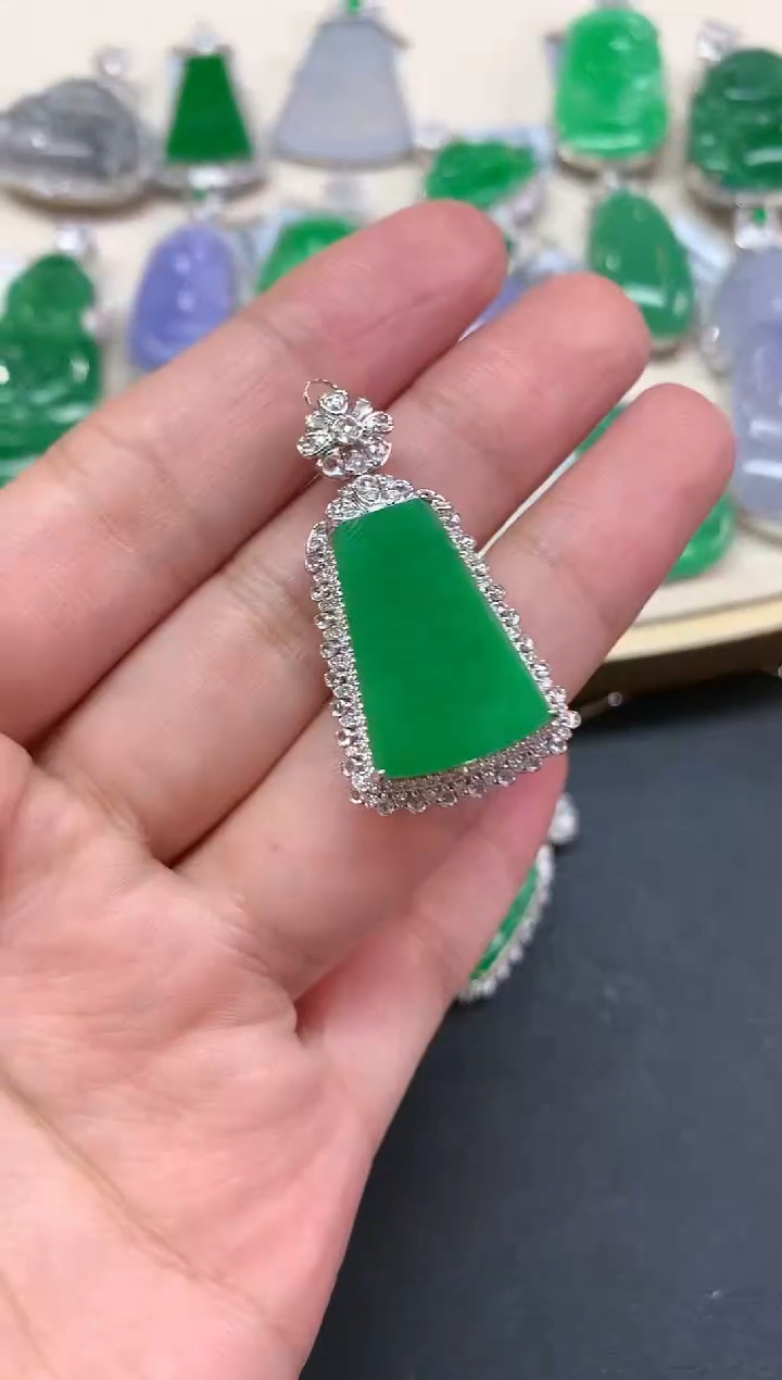 【闪购商品】翡翠吊坠(不含链)18K金镶嵌Q173|19800