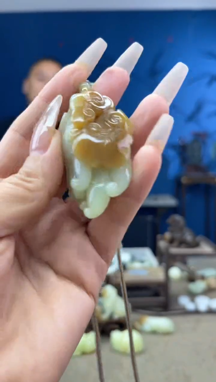 和田玉未镶嵌颈饰1