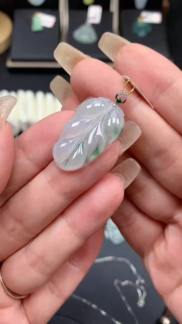 【闪购商品】翡翠吊坠(不含链)18K金镶嵌MS141653