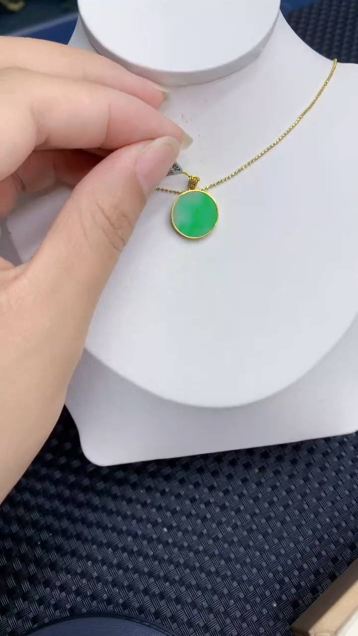 【闪购商品】翡翠颈饰18K金镶嵌            8