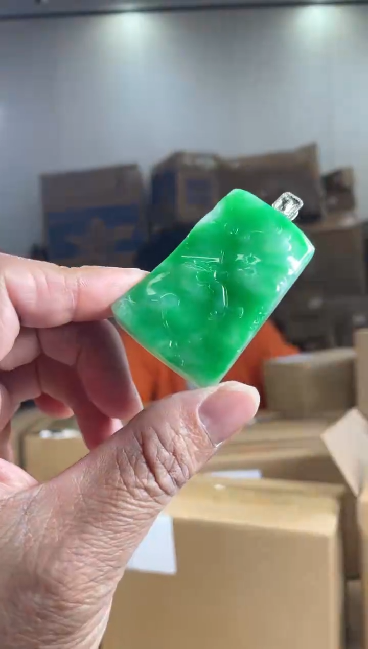 【闪购商品】定制翡翠未镶嵌        1701