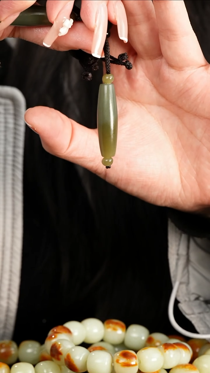 吊坠(不含链)未镶嵌岫岩河磨玉（透闪石质玉）挂件