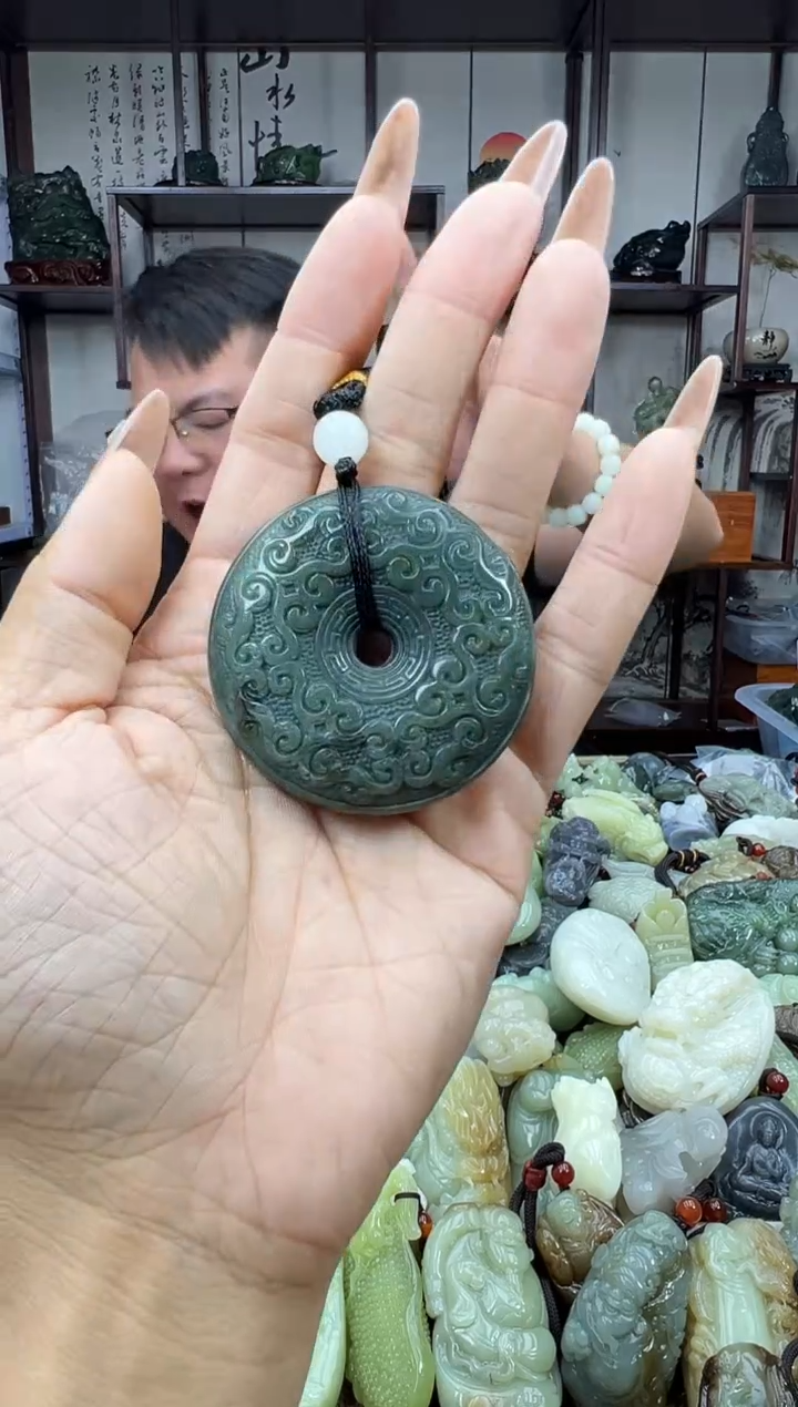 未镶嵌和田玉把件1