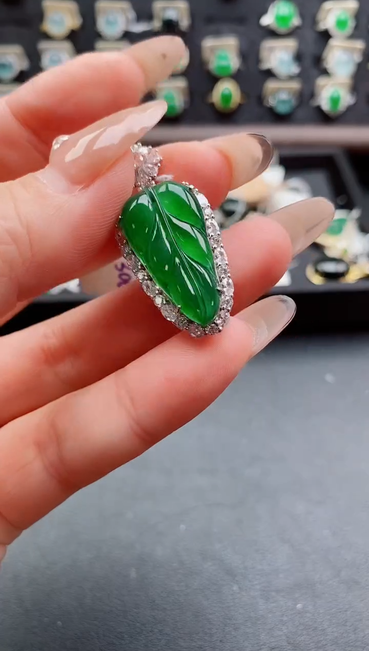 吊坠(赠链)银S925镶嵌翡翠1