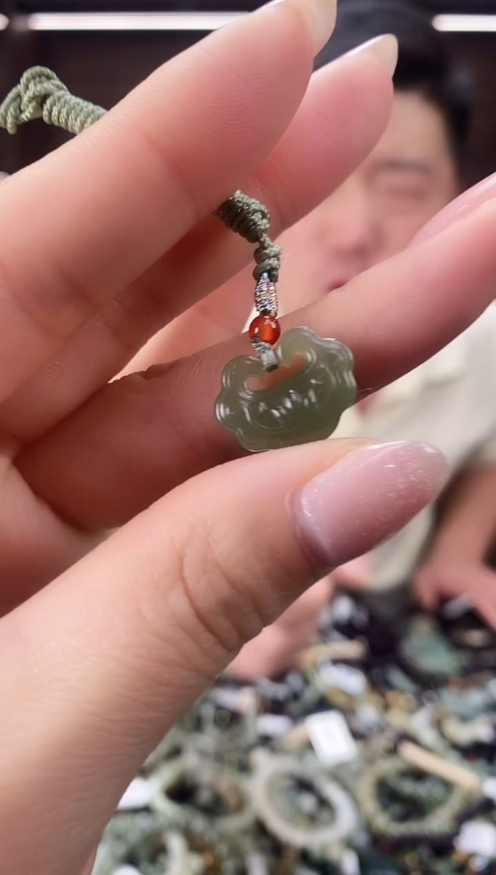 【闪购商品】和田玉颈饰未镶嵌多样性发货，拍一发一