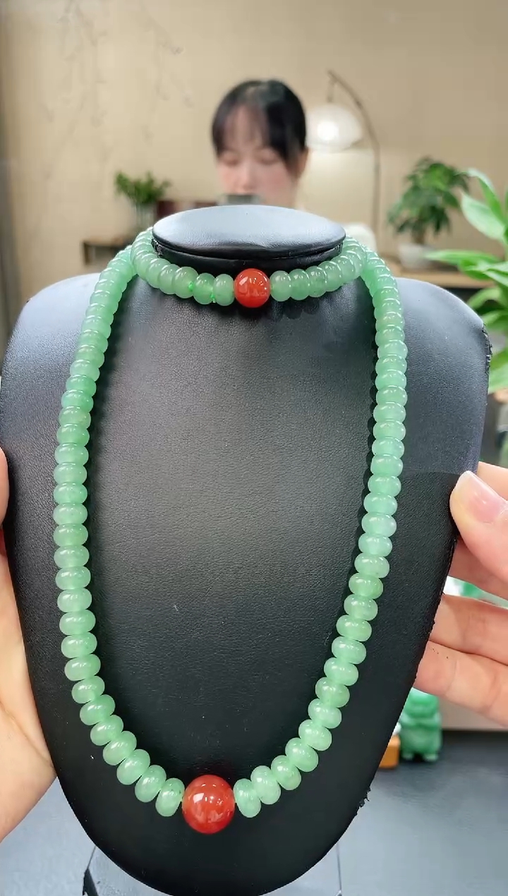 石英质玉合金颈饰算盘珠